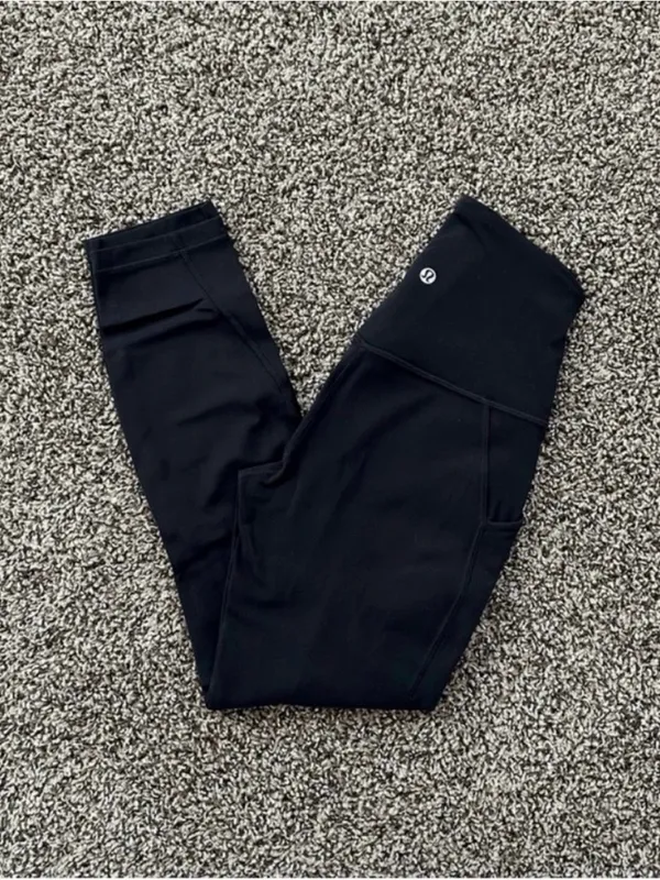 Lululemon Align High-rise crop with pockets 23” leggings, size 4 - Image 3