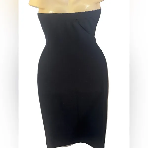 Forever 21 Strapless Black Lace-Up Waist Midi Dress - Image 4
