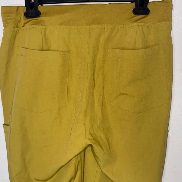 Mandala Scrub Joggers Pants Size Medium Tall Stretch Performance - Image 4