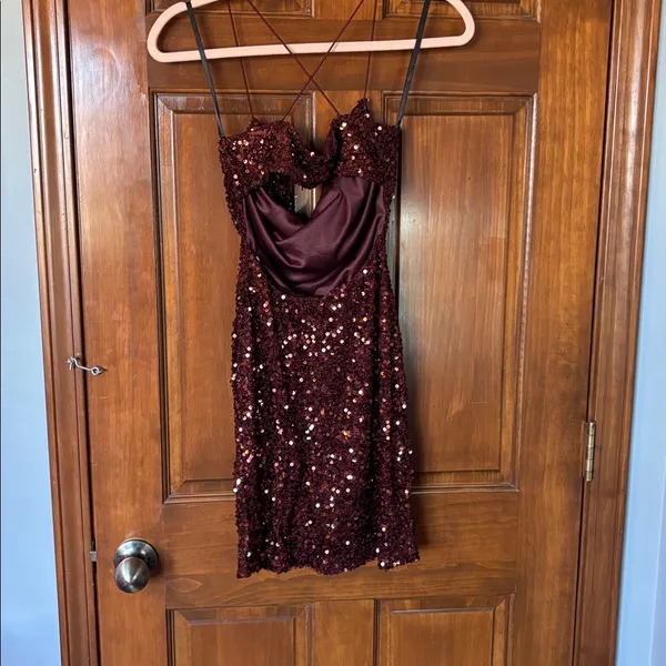 Windsor Sequin Burgundy Dress Size Large - Image 3