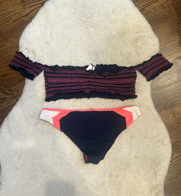 l*space Coral and Navy Bikini Set - Image 4