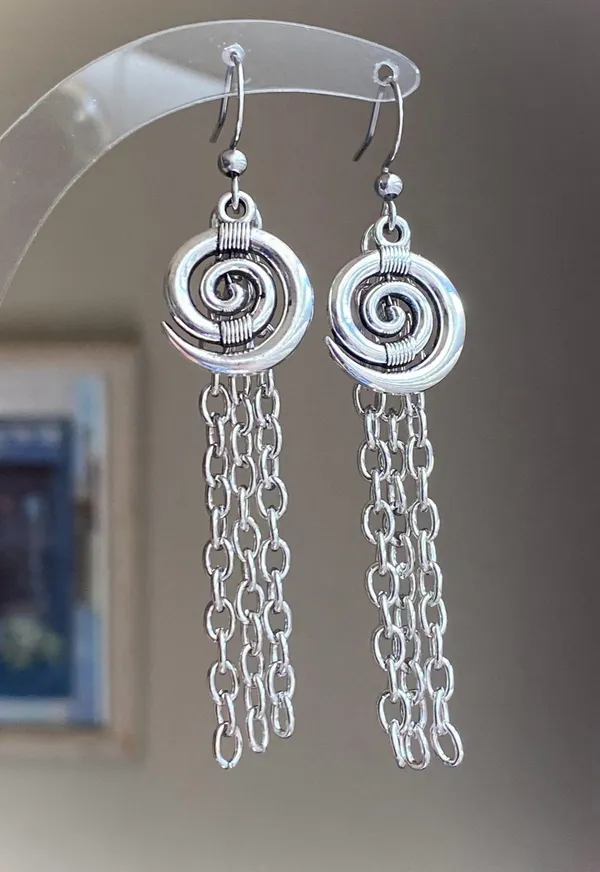 Handmade swirl/spiral chain dangle earrings🌀💚⭐️ - Image 4