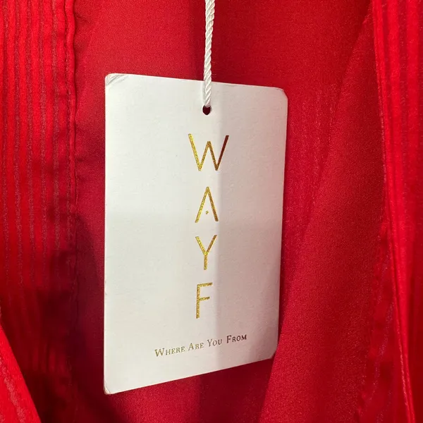NWT Wayf size small red v neck romper ruffle‎ front and rear zip up rear - Image 9