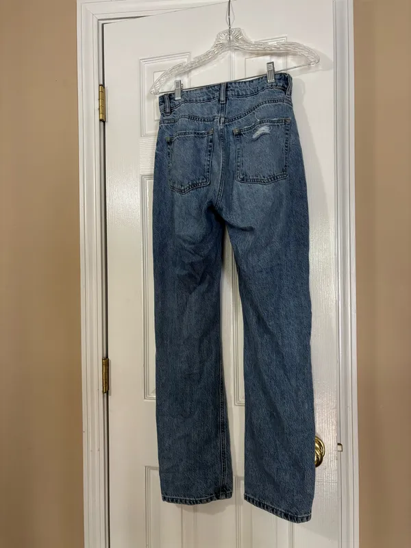 H&M Button Fly High-Waisted Jeans Light Wash - Image 4