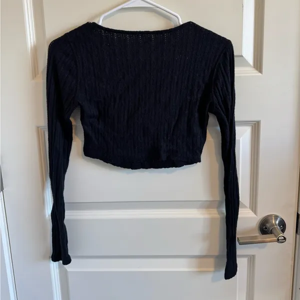 Aeropostale Black Long-Sleeve Crop Top - Image 4