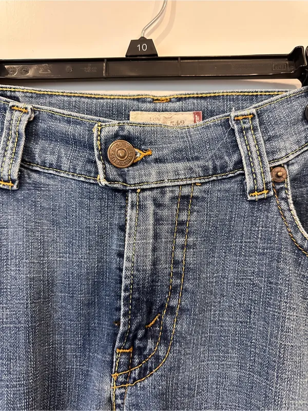 Levi's Women's low rise 542 flare Medium Blue Jeans - Image 5