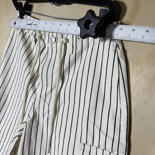 Future Collective Cargo Pants Women's Size 2 White Black Striped Wide Leg Unique - Image 5