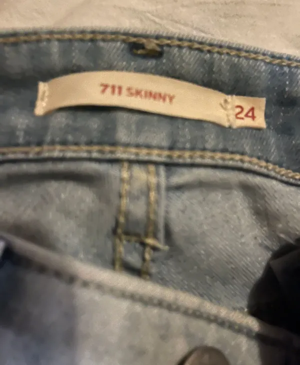 711 Flower Patch Levis  - Image 3