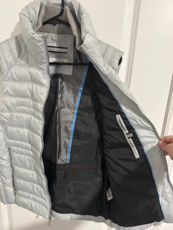 Calvin Klein Vest Puffer - Image 7