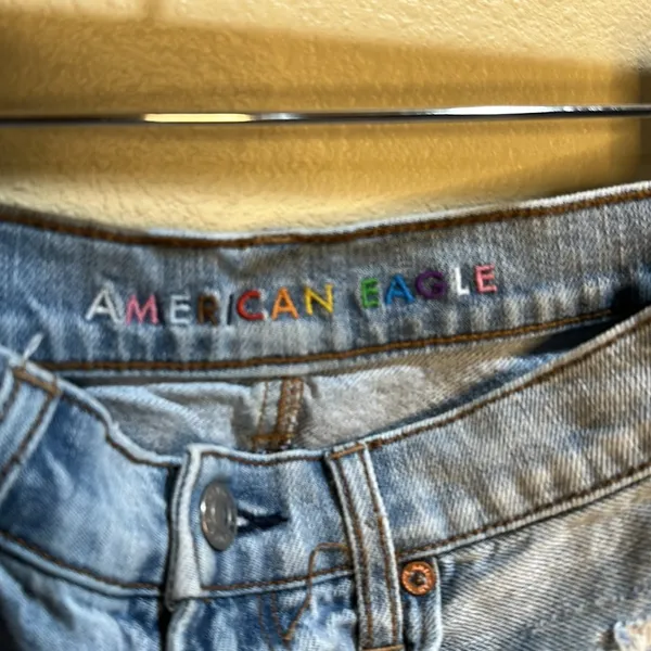 American Eagle size 6 High Rise rainbow patchwork 90’s Boyfriend Shorts - Image 5