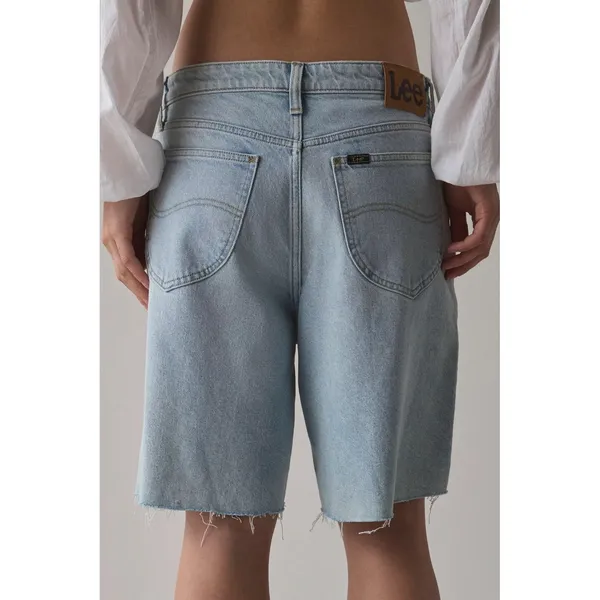 Lee Mid-Rise Slouch Bermuda Denim Shorts Light Wash Raw Hem Button Fly 24 - Image 4