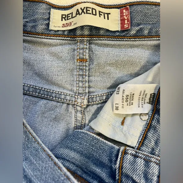 Levi’s Relaxed Fit Light Blue Denim Cutoff Shorts - Image 4
