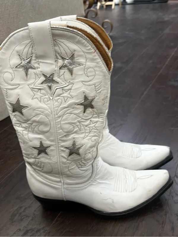 Idyllwiind White Star Accent Western Heeled Boots cowgirl boots - Image 3