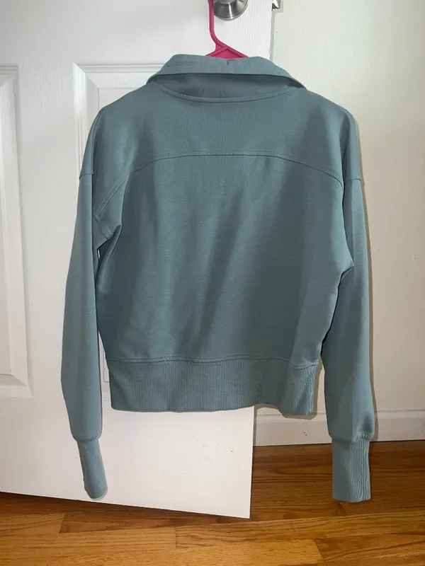 Old Navy Sweatshirt - Image 2