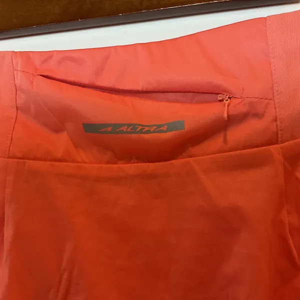 Altra Running Skort Coral Pink Built-in Liner Zipper Pocket Size S - Image 6