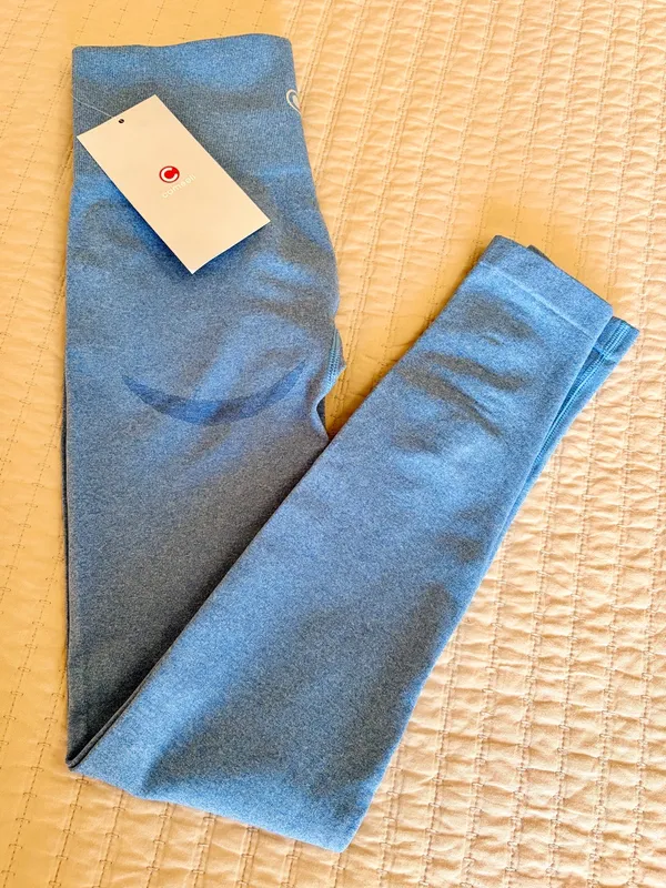 High-Waist Seamless Leggings in Sky Blue - Image 10