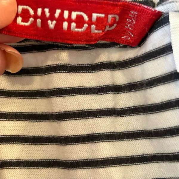 Divided Women's Size 12 Black &‎ White Striped Short Sleeve Dress - Image 5