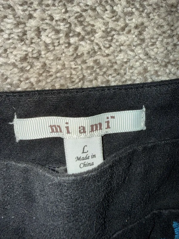 Mi Ami Francesca's Black Floral Embroidered Mini Skirt Size L - Image 3