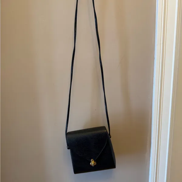 Elegant Black Textured Women's Bag - Image 4