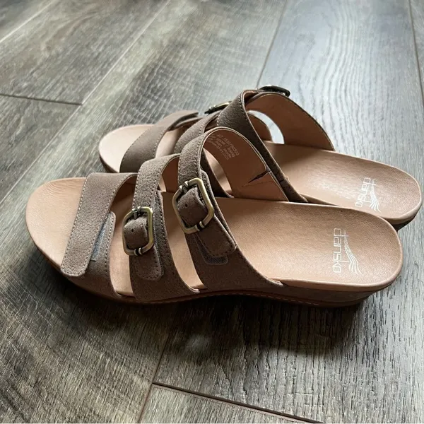 Dansko Allyson Textured Nubuck Leather Sandals in Stone Size 40 Slip On Slides - Image 5