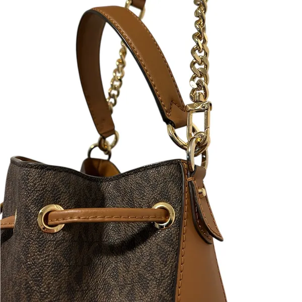 Michael Kors Devon Medium Logo Bucket
Bag - Image 3