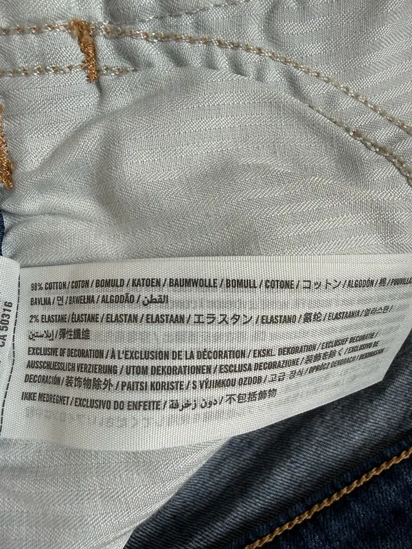 Abercrombie & Fitch Blue Distressed Low Mid Rise Denim Shorts. Size 2/26 - Image 3