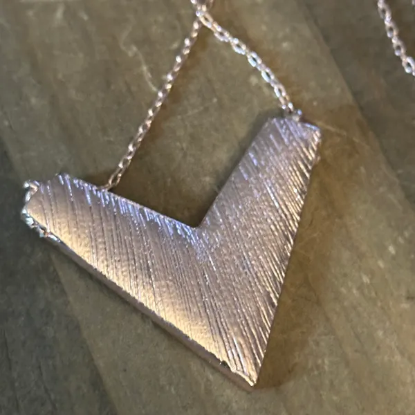 Jessica Simpson Gravel Chevron Necklace - Image 6