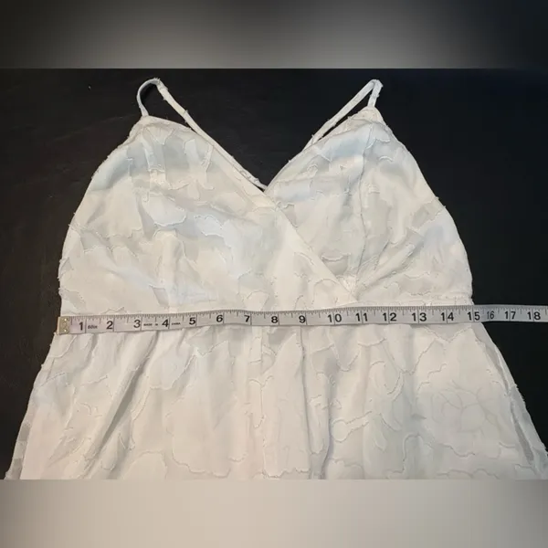 Lulu's Textured White Jumpsuit size M - Image 13