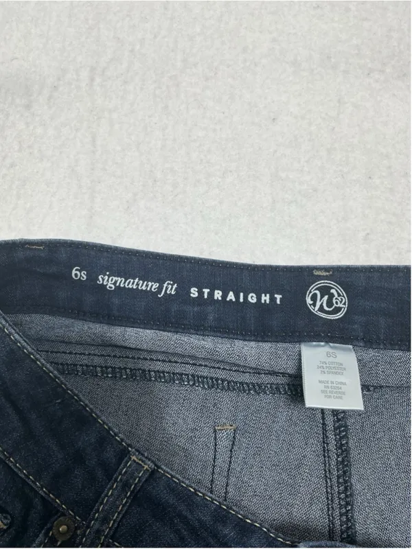 Woman’s w62 Signature Fit Straight Stretch Blue Denim Jeans size 6 short - Image 6