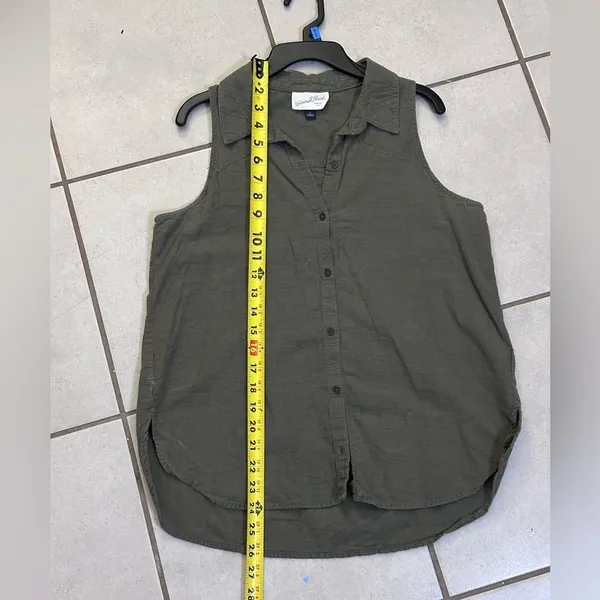 Universal Threads Women Button Down Minimalist Olive Green‎ sleeveless Blouse S - Image 7