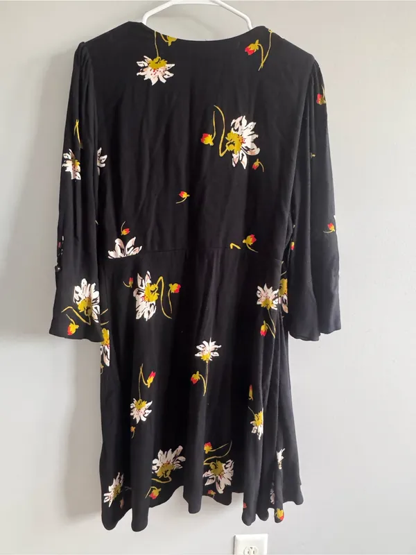Free People Floral Wrap Dress Medium Black Bell Sleeve‎ Boho - Image 6