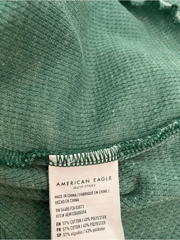 American Eagle Green Cropped Top with Lettuce Ruffle Hem Size Medium - Image 5