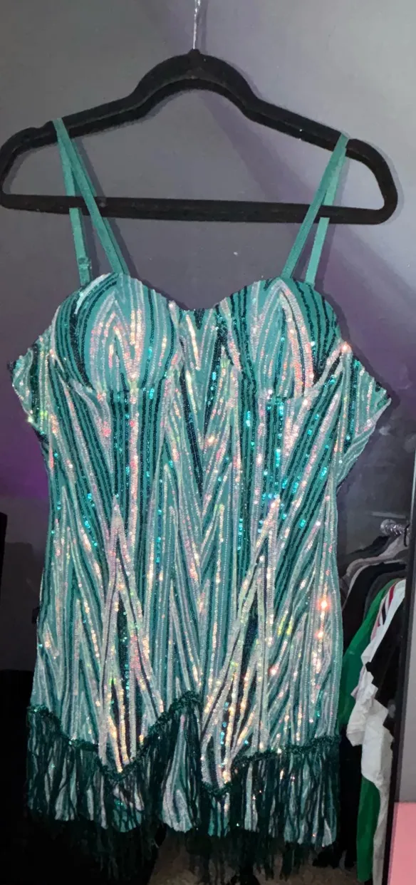 Sequin pattern irregular fringed hem cocktail party dres Green Size 2X - Image 4