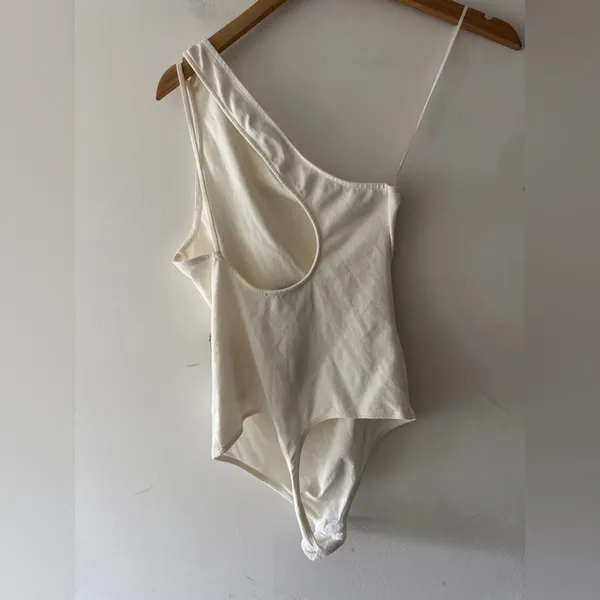 NEW!!‎ Express Cream White One Shoulder Bodysuit - Image 2