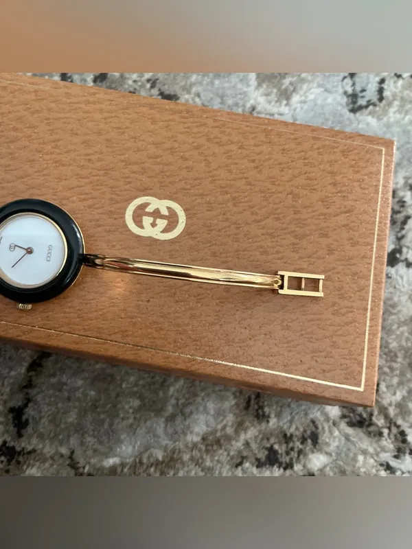 BEAUTIFUL GUCCI bangle watch set 🔥🔥🔥 - Image 11
