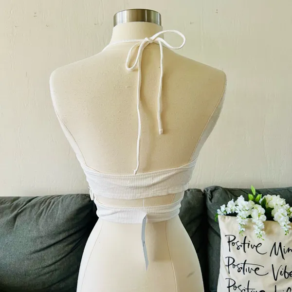NWT Urban Outfitters Criss Cross Crop Top - Image 4