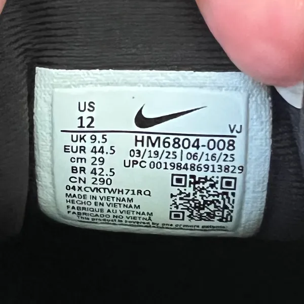 New NIKE Vomero 18 Black Volt Cyber - Image 9