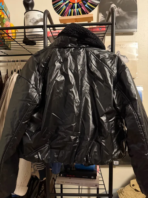 Target Puffer Jacket Cropped - Image 2