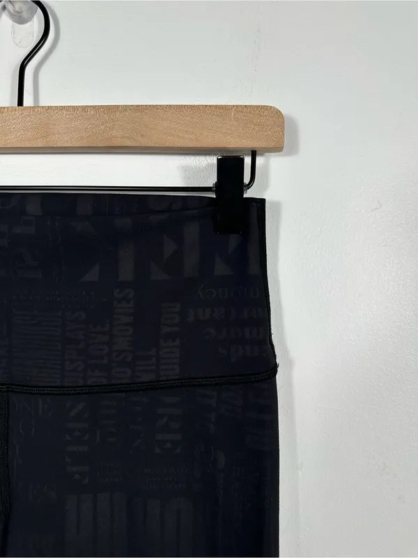 Lululemon Wunder Under‎ 25 Leggings 8 20YR Manifesto Embossed Black Luxtreme - Image 7