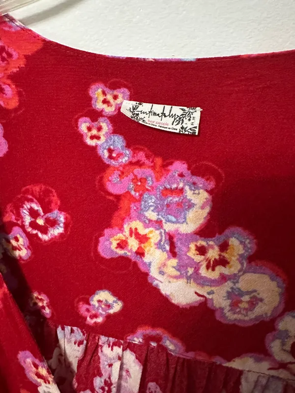 Free People red Forties feels bell sleeve floral Vneck bodysuit - Image 4