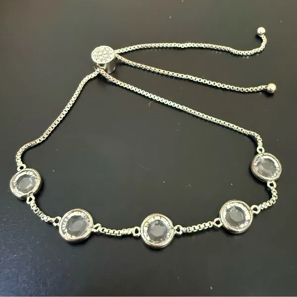 Brilliance Swarovski Crystal Silver-tone Slider Adjustable Bracelet 5g. - Image 2