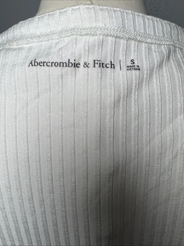 Abercrombie & Fitch White Ribbed Button-Front top - Image 6