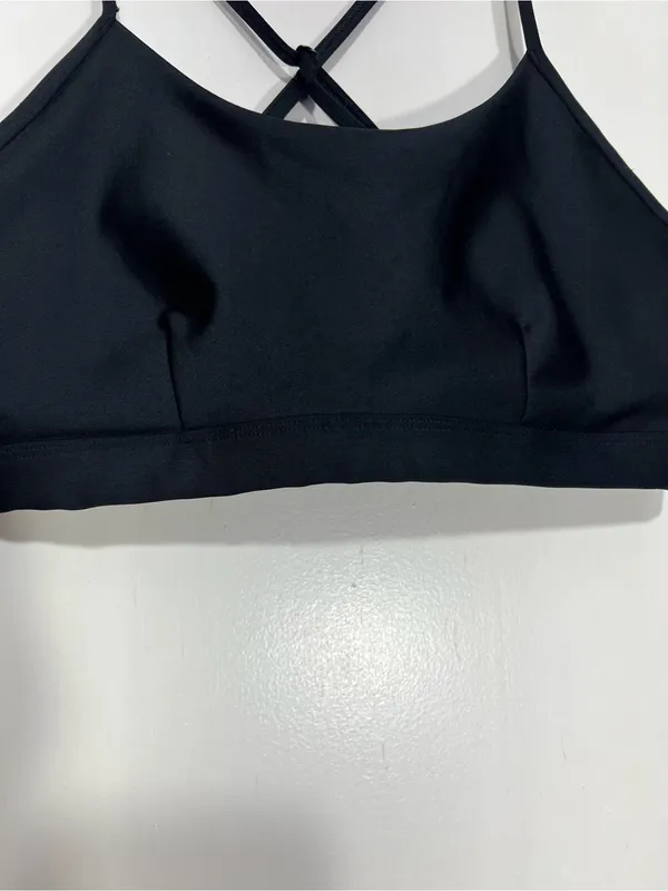 Alo yoga Airlift Intrigue Bra size L - Image 5