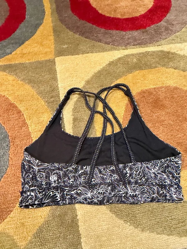 Lululemon Energy Sports Bra Black and White Floral Pattern Size 12 - Image 2