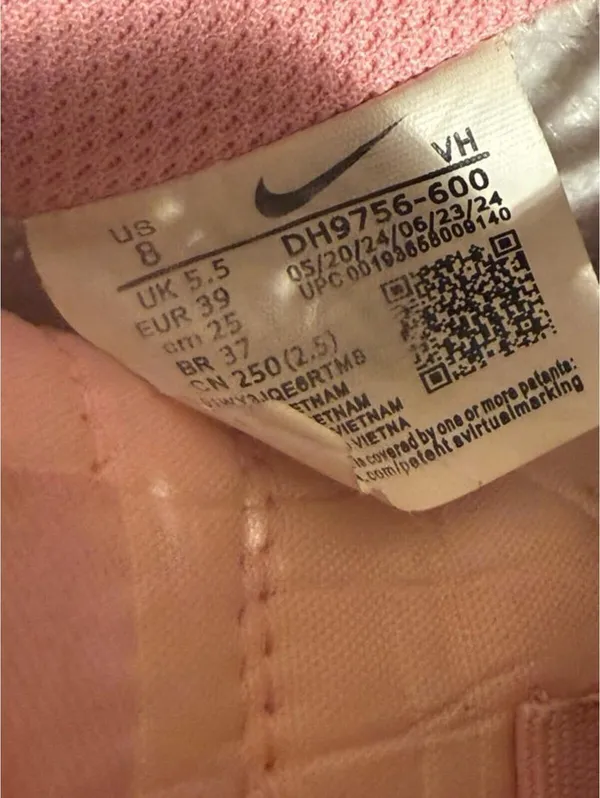 Nike Triple Pink Dunk Low size 8 women’s sneakers - Image 6