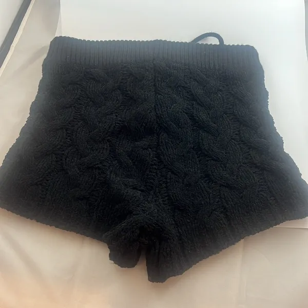 Forever 21 - sweater material shorts. Small. Black. - Image 2