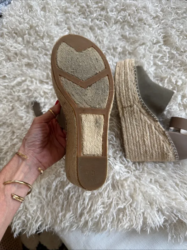 Marc Fisher MLADALYN sz 8.5 espadrille wedges mint condition - Image 5