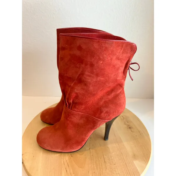 Red Soft Suede Slouchy Heeled Boots Mid Calf Bow Tie Pull On Size 9.5 Rampage - Image 10