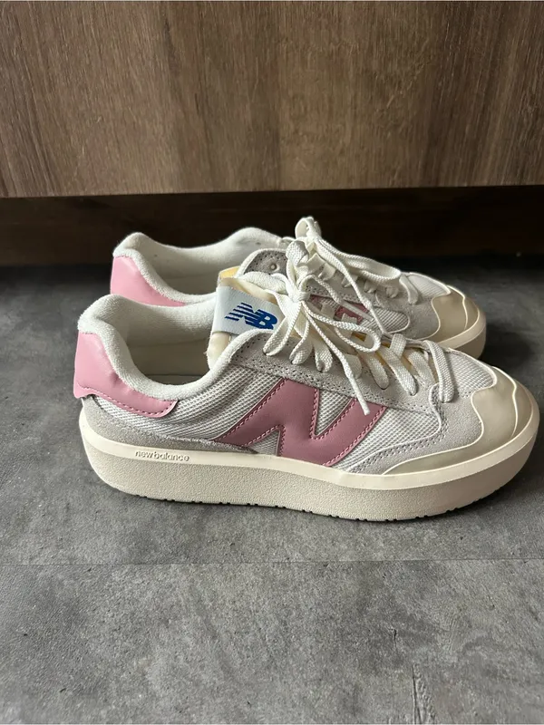 New Balance CT302 Platform Sneakers Anthropologie Size 8 Pink - Image 3