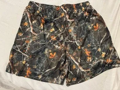 Men's Camouflage Athletic Shorts with Autumn Leaf Accent - Image 4